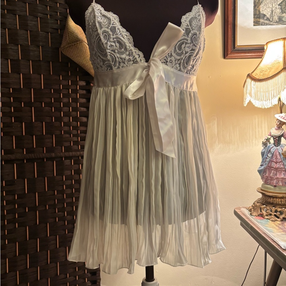 Victoria's Secret White Lace Chemise
